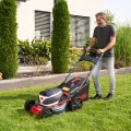 114173-battery-lawnmower-46-6-li-sp-comfort-set-webshop-mood-00.jpg